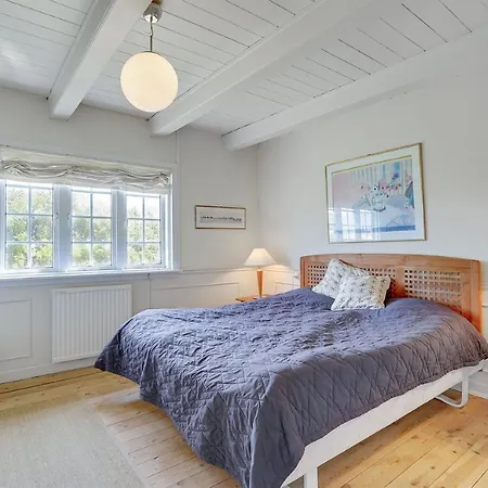 Mattias - 100m From The Sea By Interhome